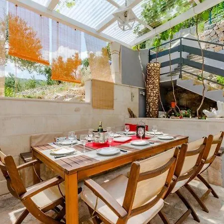 Blue Oasis - Three Bedroom St Villa *
