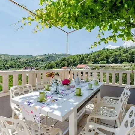 Blue Oasis - Three Bedroom St Vila Postira