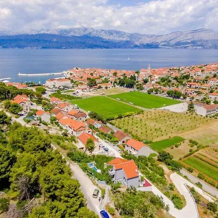 Blue Oasis - Three Bedroom St