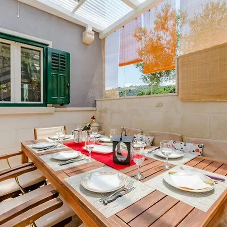 Blue Oasis - Three Bedroom St Vila Postira