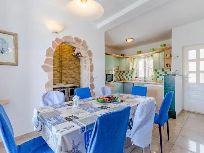 Blue Oasis - Three Bedroom St Villa *