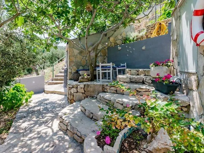 Blue Oasis - Three Bedroom St Villa Postira