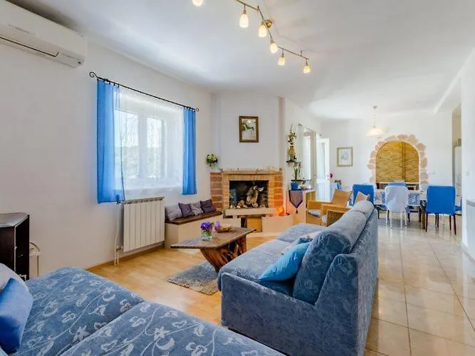 Blue Oasis - Three Bedroom St Postira