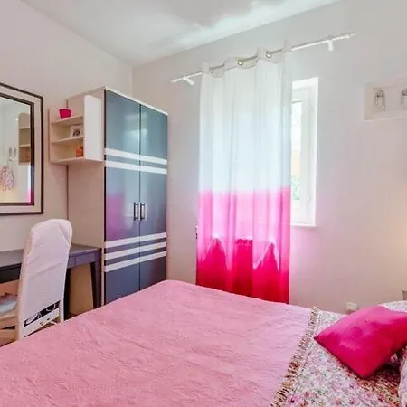 Blue Oasis - Three Bedroom St *